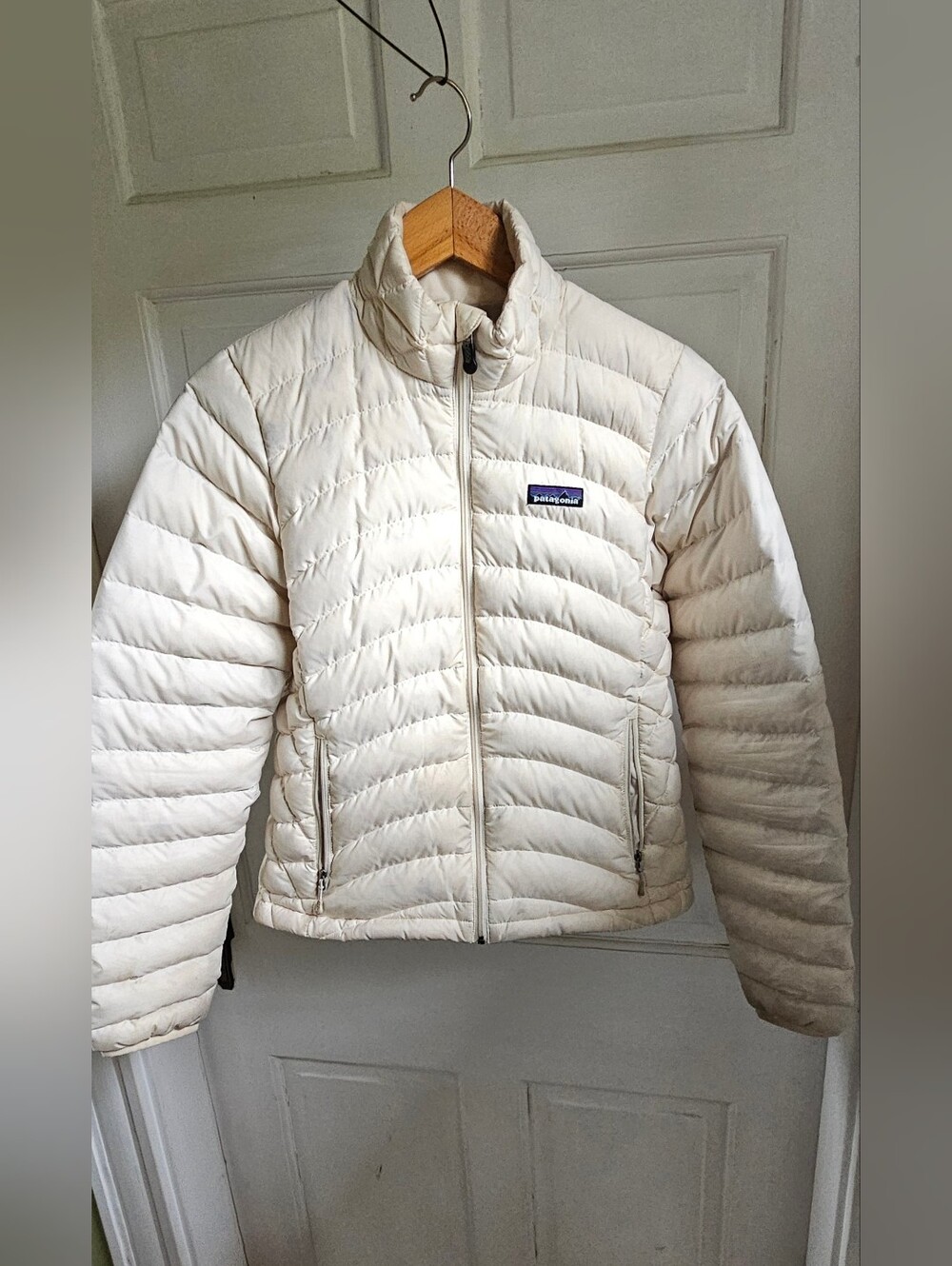Patagonia Women's Down Puffer Jacket - Picture 2 of 10